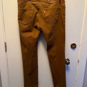 Levi's Men's Bootcut Jeans in Tan
